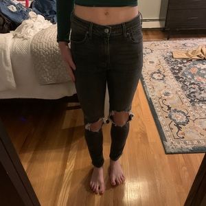 High rise Levi skinny ripped jean